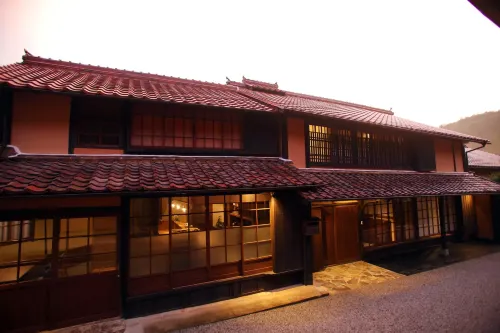 Machiya Stay Fukiya Senmai Hotels in Niimi