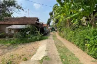 SPOT ON 93527 Agus Kostel SyariahNearWisata Agro Jollong