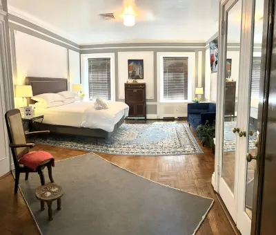 The Dery House Hotels in Whitehall