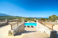 Karyo Villa,- 4Bd, 3Min on Foot from the Beach! - Pools