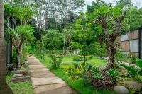 By the River Cottage with Private Warm Pool Hotel di Tlogoadi