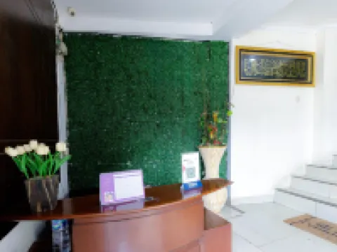 Urbanview Srb Near Mall Ciputra Cibubur by RedDoorz Hotels in Jatisampurna