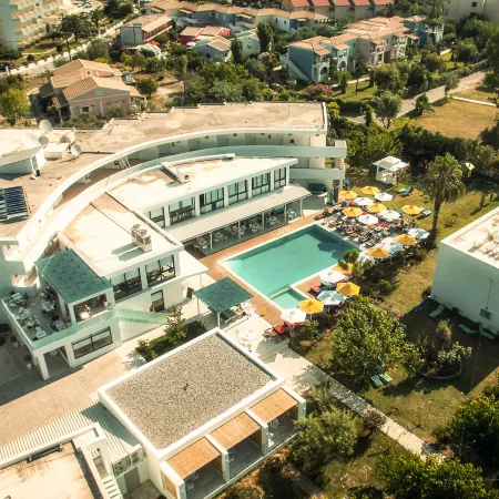 Nasos Hotel & Resort Отели рядом с достопримечательностью «Пляж Мессонги»