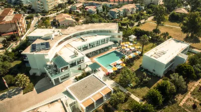 Nasos Hotel & Resort