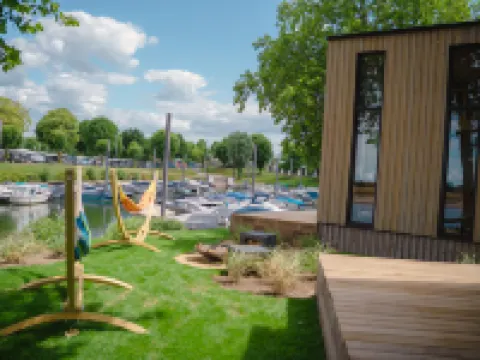Tiny River House Hotels in Maurik