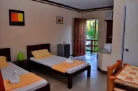 Slam's Garden Dive Resort