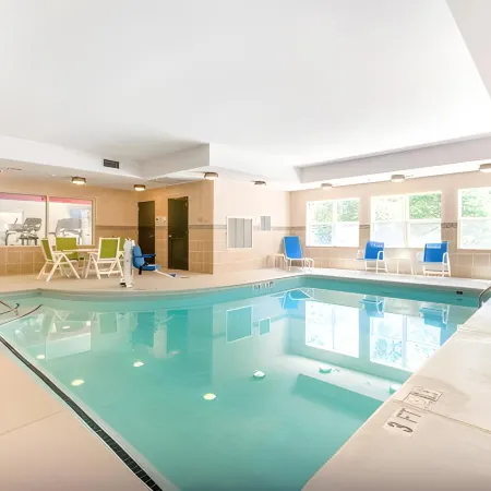 Holiday Inn Express & Suites LAGRANGE by IHG