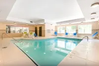 Holiday Inn Express & Suites Lagrange Hotels in La Grange