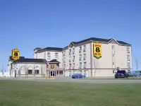 Super 8 by Wyndham Grande Prairie Hotels in Clairmont