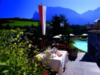 Romantik Hotel Turm - Uima-altaat