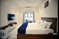 The Sky Land Hotel & Restaurant فنادق في Osmanabad
