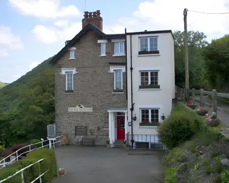 Sinai House Hotels in North Devon District
