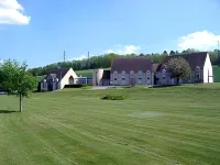 Auberge de Bourgogne Hotels in Saint-Cyr-les-Colons