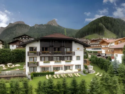 Hotel Tyrol Hotels in Selva di Val Gardena