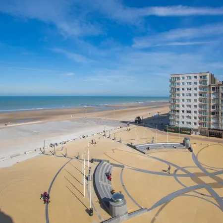 Stylish Stay w Sea Views