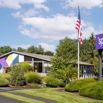 Spark by Hilton Mystic Groton Hotel Exterior