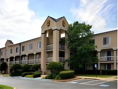 Studio 6 Suites Norcross, GA Hotels near Action Bartending School