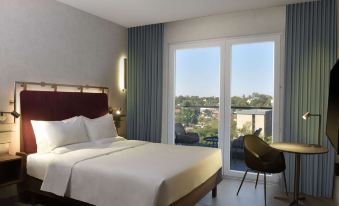 2. Novotel ..