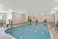 Comfort Suites Near I-80 and I-94