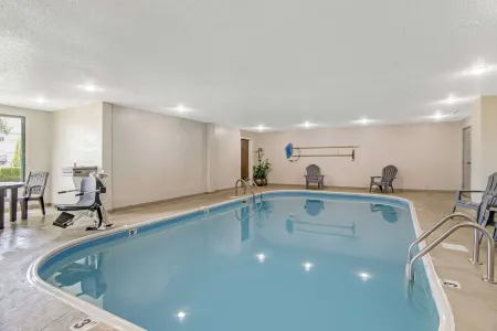 Comfort Suites Near I-80 and I-94 Отели в г. Ленсинг