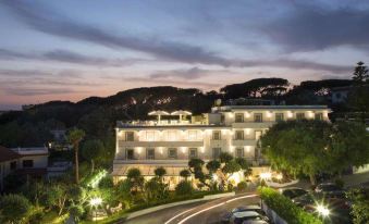 Hotel Marad