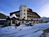 Smy Koflerhof Wellness & Spa Dolomiti Hotels in Mitterolang