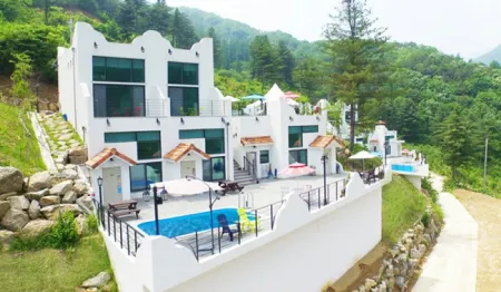 Gapyeong Daon Pension Отели в г. Капхён