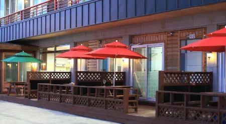 Yeongdeok Whale Bull Pension Отели рядом с достопримечательностью «Koraebul-haesuyokchang»