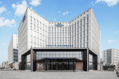 Wyndham Santiago Pettra