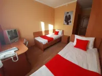 Maxrooms Volga Hollywood - parking