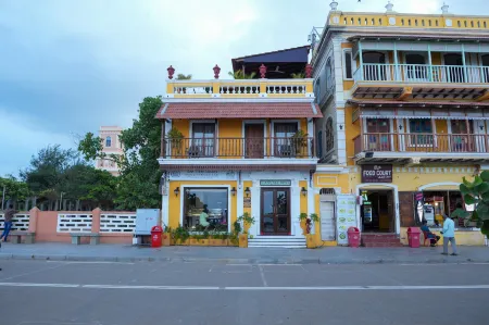 La Plage Seaview Suites