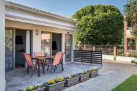 Phos Elegant Residences by Konnect, 400m to the Beach Hotel di Dassia