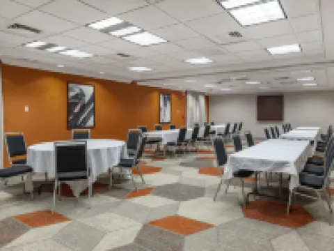 コンフォート イン & スイーツ ハドリー - アマースト ハードリーのホテル