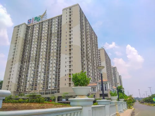 Fully Furnished with Cozy Design 2BR Podomoro Golf View Apartment By Travelio - 2-Star