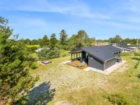 "Jerrit" - 225m from the Sea
