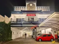 Sentral Boutique Hotel Kediri Hotel dekat MENARA ASMAUL HUSNA WALI BAROKAH