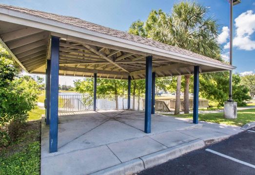 서버번 스튜디오 멜버른 에어포트