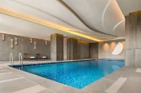 DoubleTree by Hilton Osaka Castle - piscina
