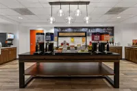 Hampton Inn & Suites Lake George - breakfast
