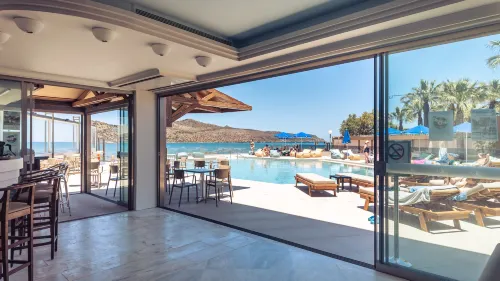 Chrispy Beach Resort, Agia Marina Hotels in Polemarchi