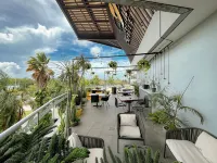 The Yellow Capsule Cancun Close to Airport