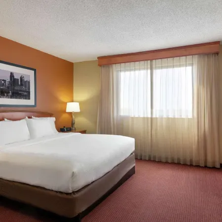 Embassy Suites by Hilton Kansas City International Airport