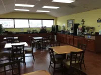 Days Inn by Wyndham Fayetteville-South/I-95 Exit 49 - Breakfast