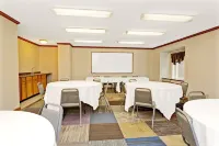 マイクロテル イン & スイーツ バイ ウィンダム フローレンス / シンシナティ エアポート