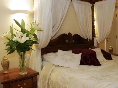 The Bull Inn Hotel dekat Shrewsbury Library