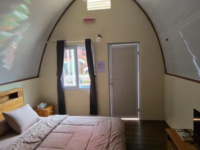 Villa Dlovey Hotels in Cipayung Datar