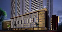 Louis Kienne Cikarang Hotel & Service Apartment Hotel dekat Dapur Cemilan Cifest