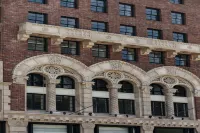 Downtown Los Angeles Proper Hotel, a Member of Design Hotels Hotel dekat California African American Museum