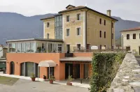 Hotel Miramonti Hotel in zona Chiesa parrocchiale di Santorso