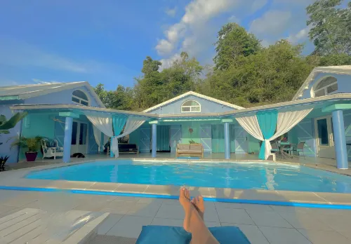 Tailor-Made House and Table d'hôtes for Holidaymakers and Business Travelers